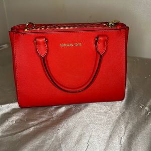 Red Michael Kors bag -MEDIUM SIZE